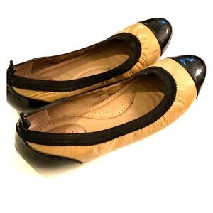 Me Too Black and Tan flats 11
